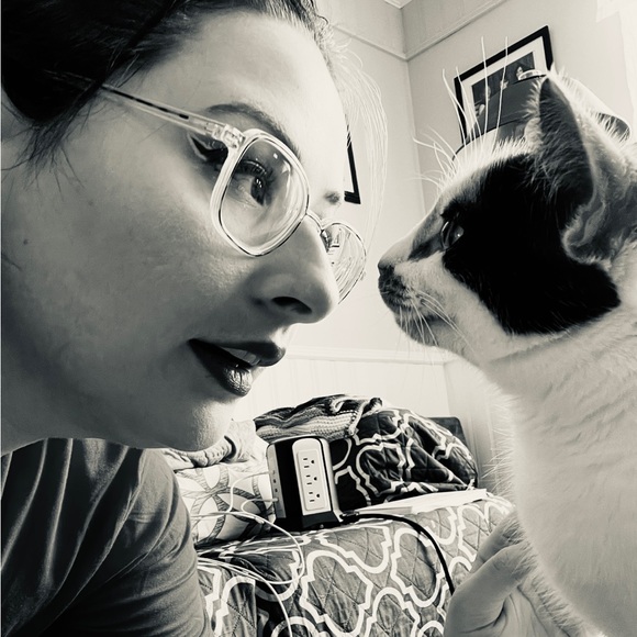 Meet Your Posher, Becky Lynn - Picture 3 of 3